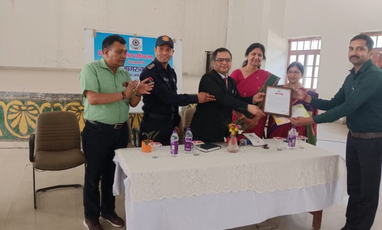 नारी शिल्प इंटर कॉलेज में आयोजन किया गया साक्षरता कैंप