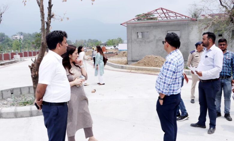 सहस्त्रधारा के सिटी पार्क में बन रहे चिल्ड्रन ट्रैफिक पार्क बनेगा जागरूकता का केंद्र, बच्चों को कराया जाएगा ट्रैफिक के नियमों से अवगत सहस्त्रधारा के सिटी पार्क में बन रहे चिल्ड्रन ट्रैफिक पार्क बनेगा जागरूकता का केंद्र, बच्चों को कराया जाएगा ट्रैफिक के नियमों से अवगत