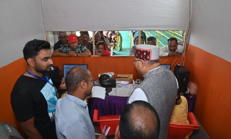 हरिद्वार के ऋषिकुल मैदान पहुंचे मंत्री सतपाल महाराज, चारधाम यात्रा पंजीकरण केन्द्र में व्यवस्थाओं का लिया लिया जायज़ा हरिद्वार के ऋषिकुल मैदान पहुंचे मंत्री सतपाल महाराज, चारधाम यात्रा पंजीकरण केन्द्र में व्यवस्थाओं का लिया लिया जायज़ा