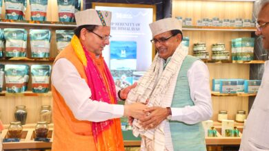 जौलीग्रांट एयरपोर्ट पर दिखेंगे उत्तराखंड की संस्कृति के रंग, केंद्रीय मंत्री शिवराज सिंह चौहान एवं मुख्यमंत्री पुष्कर सिंह धामी ने “हाउस ऑफ हिमालयाज” के स्टोर का किया शुभारंभ